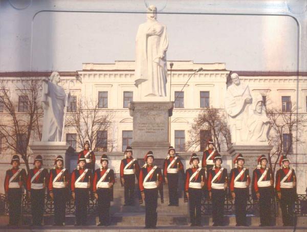 Ukrainian photo 5.jpg (48356 bytes)