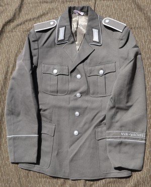 wr21s.jpg (5379 bytes)